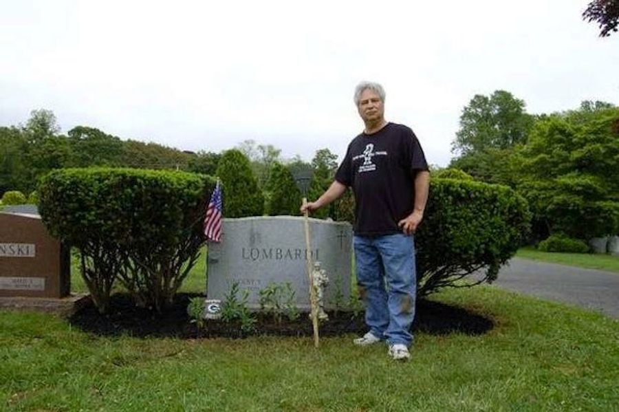 Only A Jets Fan Keeps Vince Lombardi&#39;s Grave From Being A Neglected Embarrassment