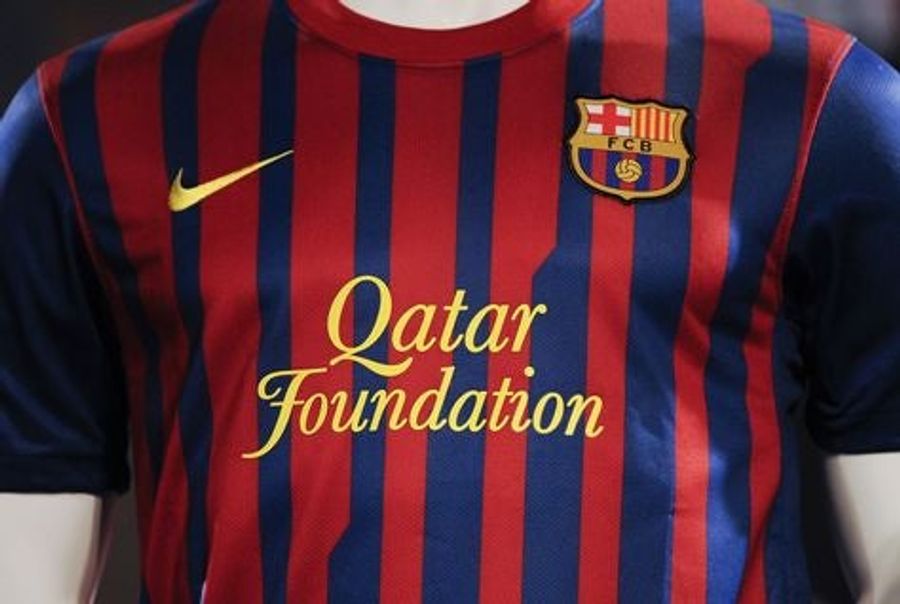 Tubby Messi Impersonator Dribbles Past Old Women, Sheep To Reenact Goal Against Real Madrid