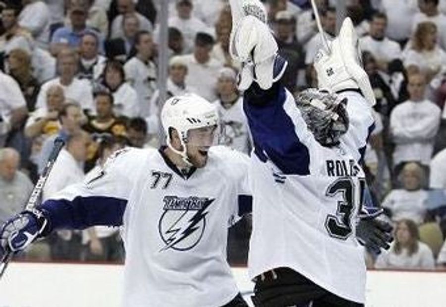 All Aboard The Bandwagon: Tampa Bay Writer Decides, On The Verge Of Conference Finals, That He Is A Hockey Fan