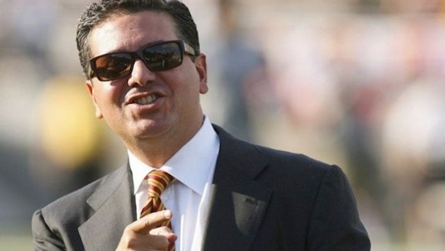 Deadspin Readers: Help Us Write Satirical, Non-Libelous Fiction About Dan Snyder