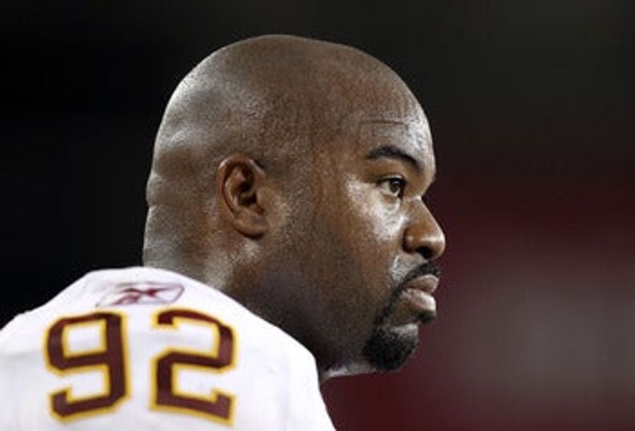 Albert Haynesworth Allegedly Swiped His Credit Card In A Waitress's Cleavage