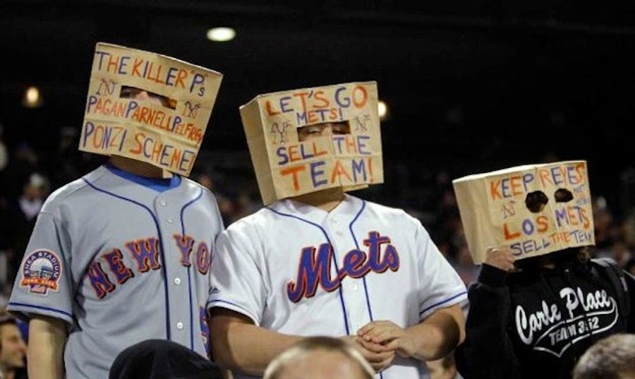 So It&#39;s Come To This: Mets Fans Wearing Paper Bags