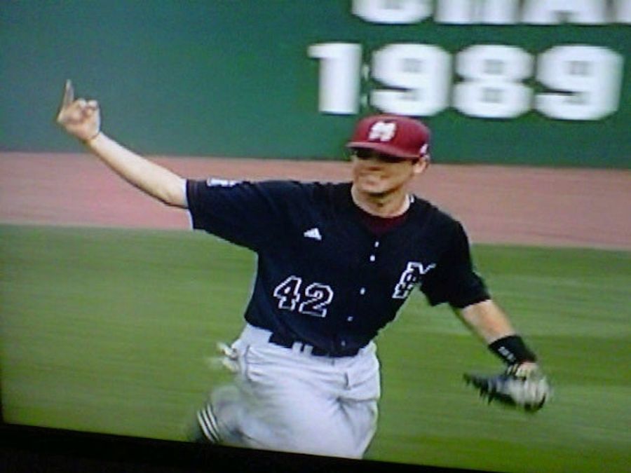 He&#39;s Not Signaling How Many Outs Remain