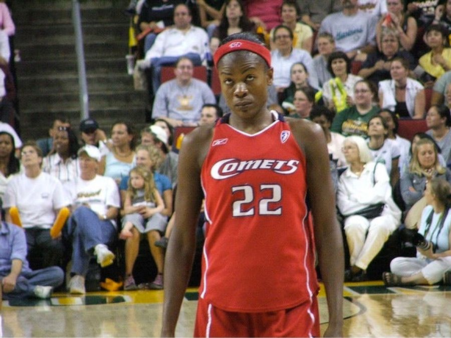 40-Year-Old Sheryl Swoopes Unretires To Join Something Called "Tulsa Shock"