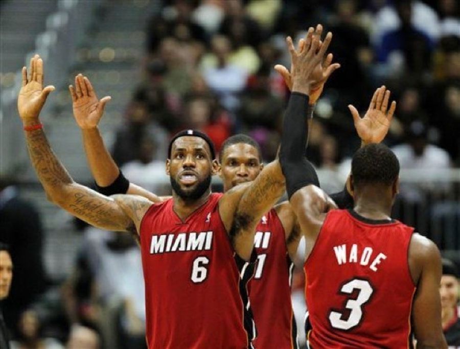 LeBron James Turned The Atlanta Hawks Into The Cleveland Cavaliers For 12 Minutes