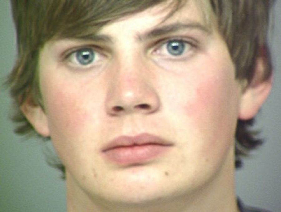 Pizza Shop Bandit Leaves Hansel-And-Gretel Trail Of Sauce, Chips