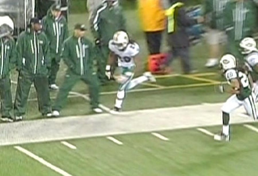 NFL Punishes Jets For Exposed Body Part That Is Not Brett Favre's Penis