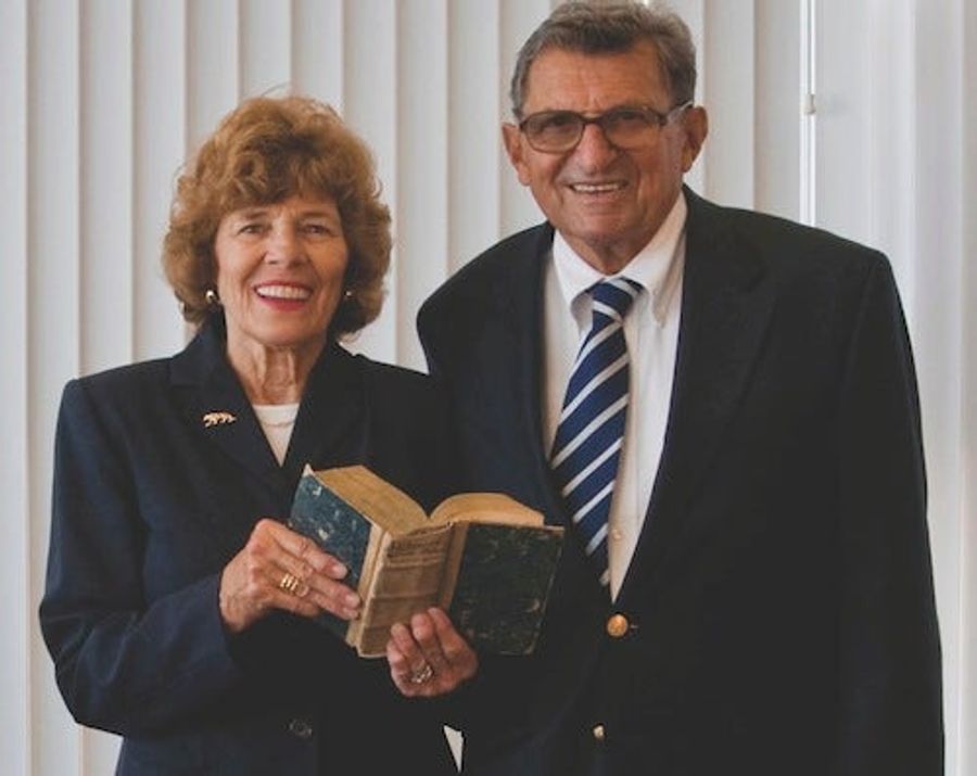 Last Night&#39;s Winner: Internet Rumors Of Joe Paterno&#39;s Health As Actual News
