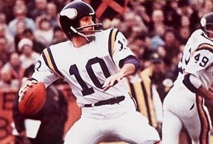 Fran Tarkenton Pretty Much Poops All Over Brett Favre