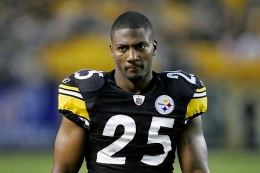 Ryan Clark Rocks Out With Bieber, Cries With Ochocinco