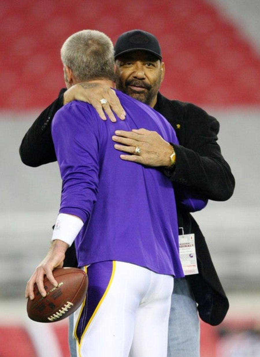 Brett Favre&#39;s Streak Is Impressive, For A Coddled Nancy-Boy Quarterback