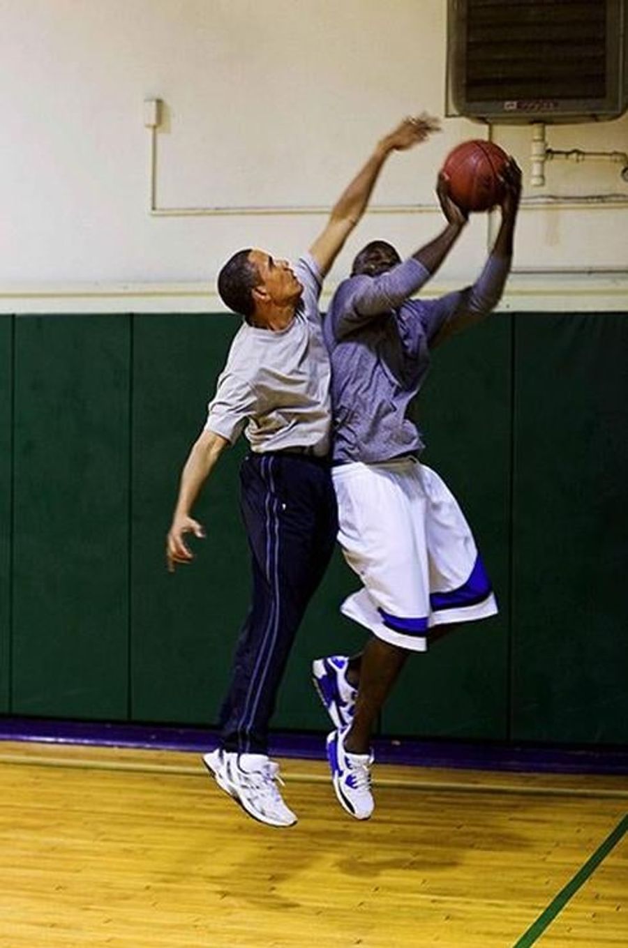 Barack Obama Needs Stitches After Busting Lip During Thanksgiving Basketball Game