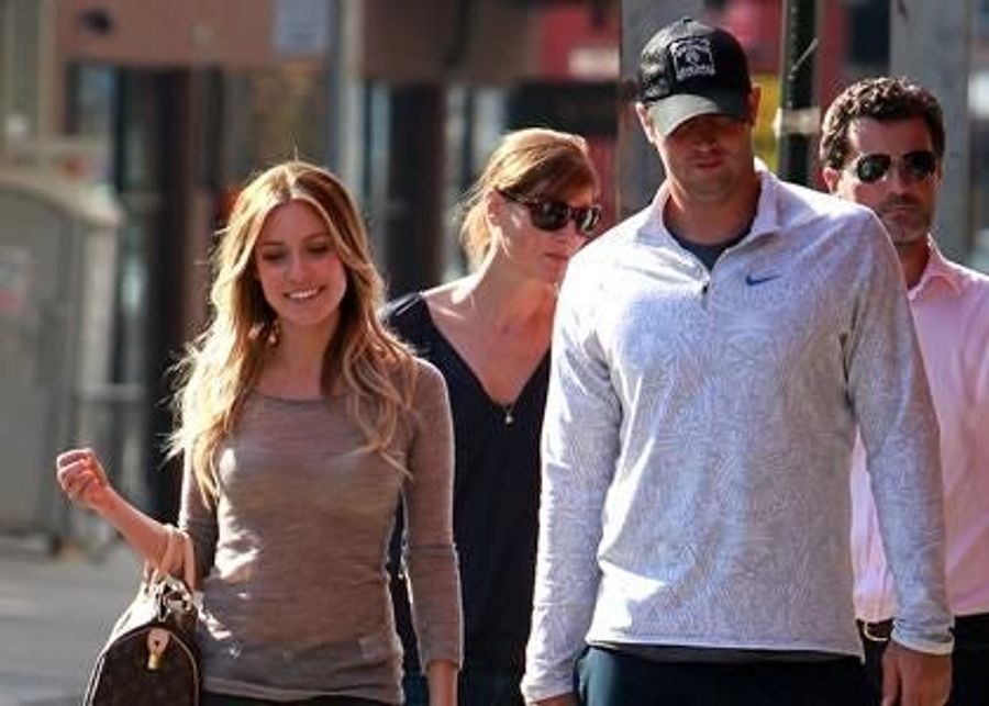 Jay Cutler Is Cool With Being In A Celebrity Couple