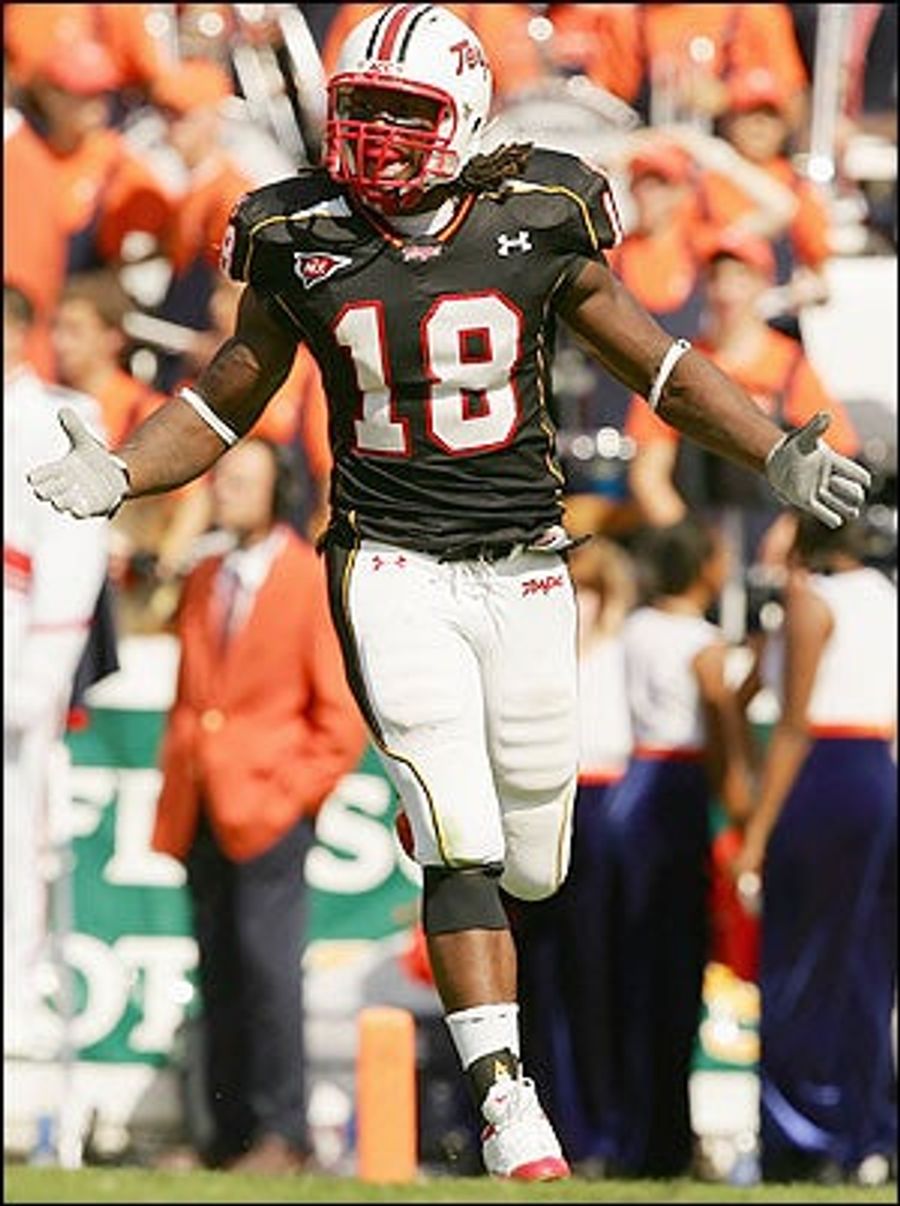 What Did Vernon Davis Buy A UNC Player For $20?