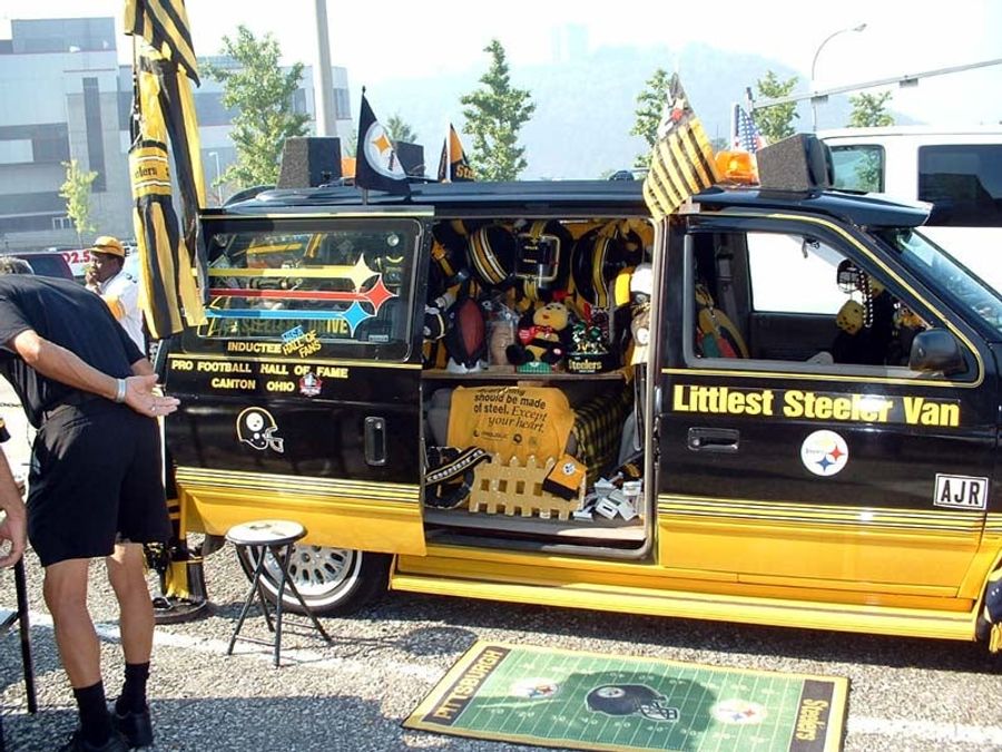 Cops Using Steelers Van As Bait