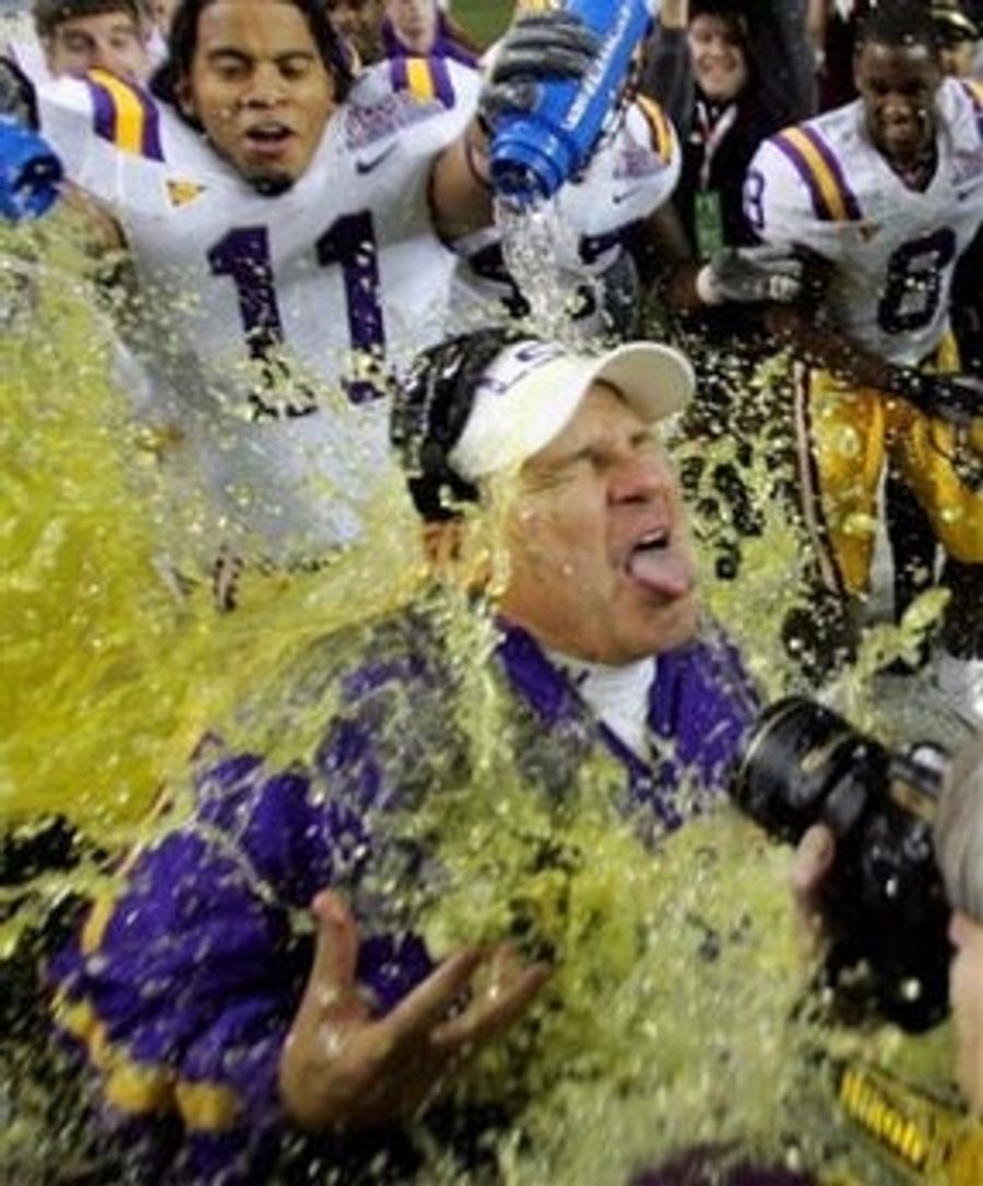 Les Miles Is Cool With Getting Screwed By The Refs Last Year