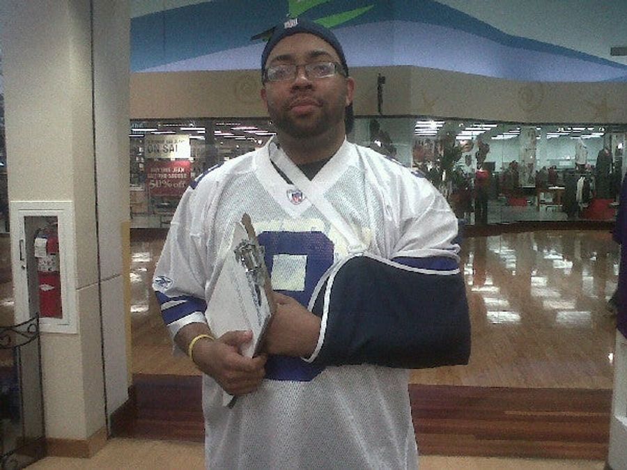 Here Are Some Photos Of People Pretending To Be Injured Tony Romo