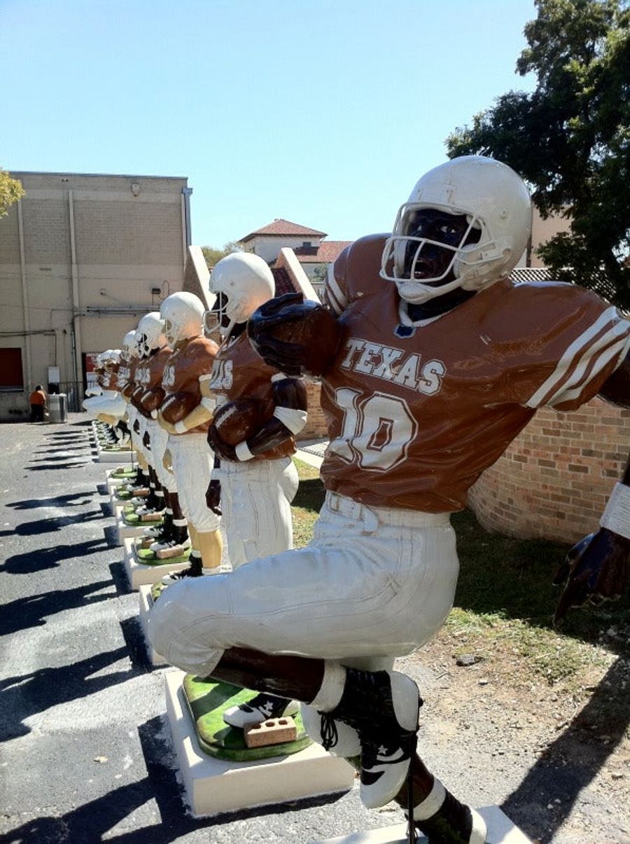 Texas's Terracotta-Army-Like Statues Are Here To Frighten And Confuse Us All
