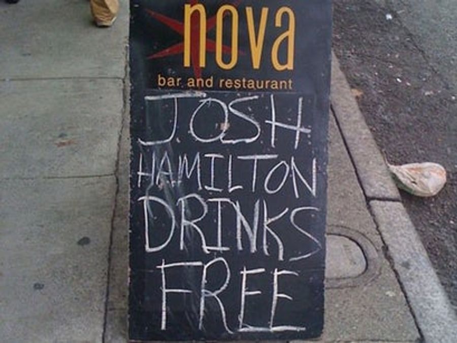San Francisco Bar Offers Warm Welcome To Josh Hamilton