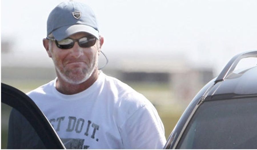 Angry Readers Defend Brett Favre