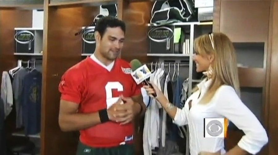 Notes On "Campdick": A Former NFLer On Ines Sainz And Locker-Room Sexual Tension