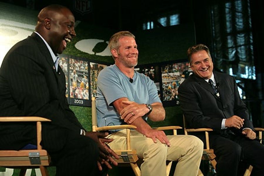 Steve Mariucci Eats Hog