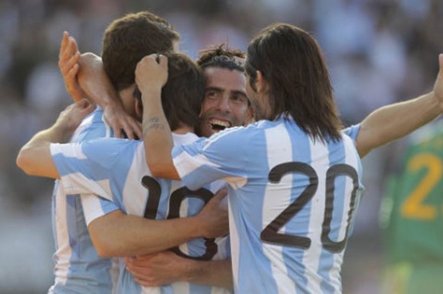 Carlos Tevez &quot;Doesn’t Have The Balls&quot; To Quit Argentina