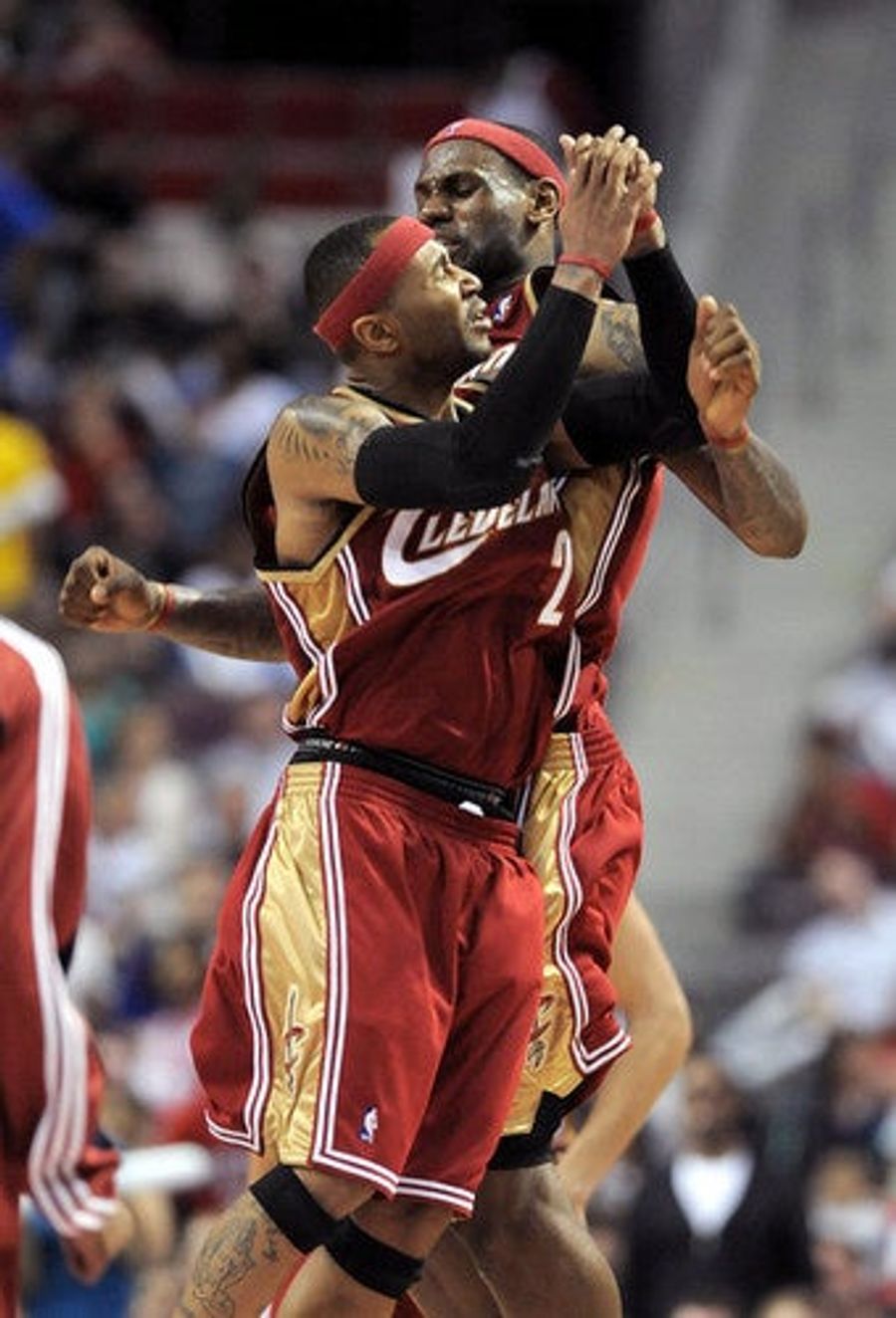 Mo Williams And LeBron Kiss And Make Up