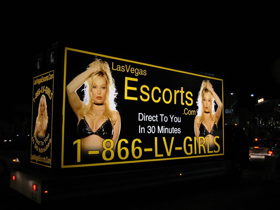GREAT MOMENTS IN DRUNKEN HOOKUP FAILURE: Hooker Edition!