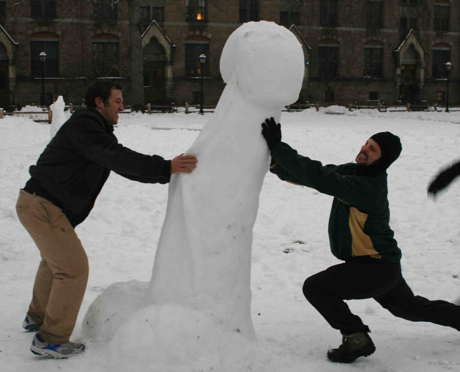 Cockblocked by Snow! GREAT MOMENTS IN DRUNKEN HOOKUP FAILURE!