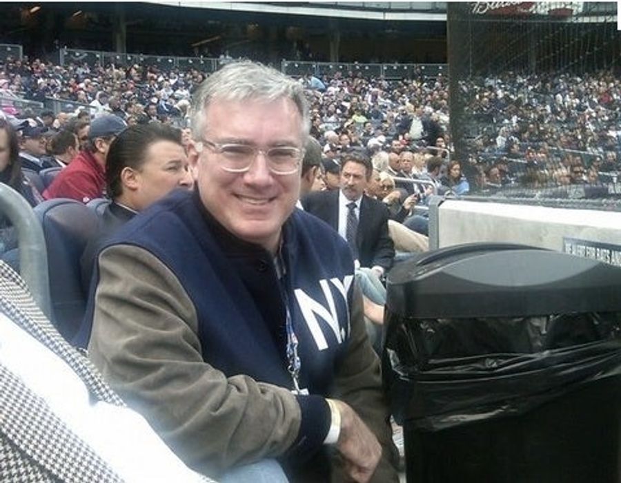 Join Deadspin On Facebook And Go To This Thursday&#39;s Yankee Game With Me