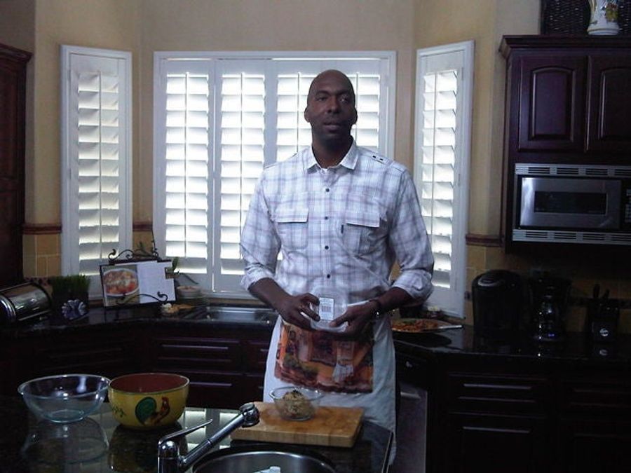 John Salley Story Corner: Picking Up Prostitutes In Hawaii