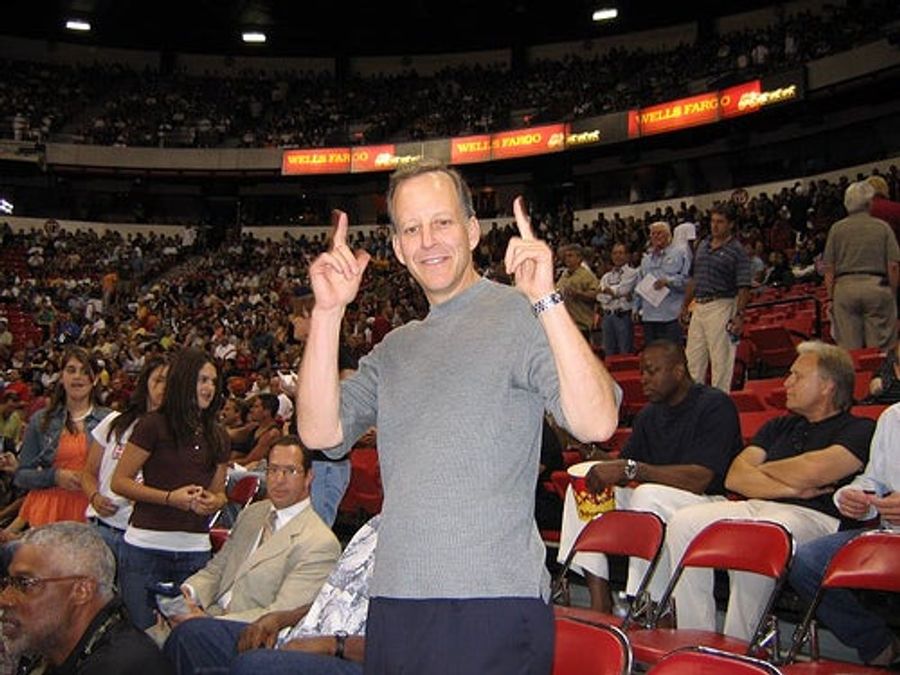 Last Night&#39;s Winner: Jim Gray, Sports Zelig