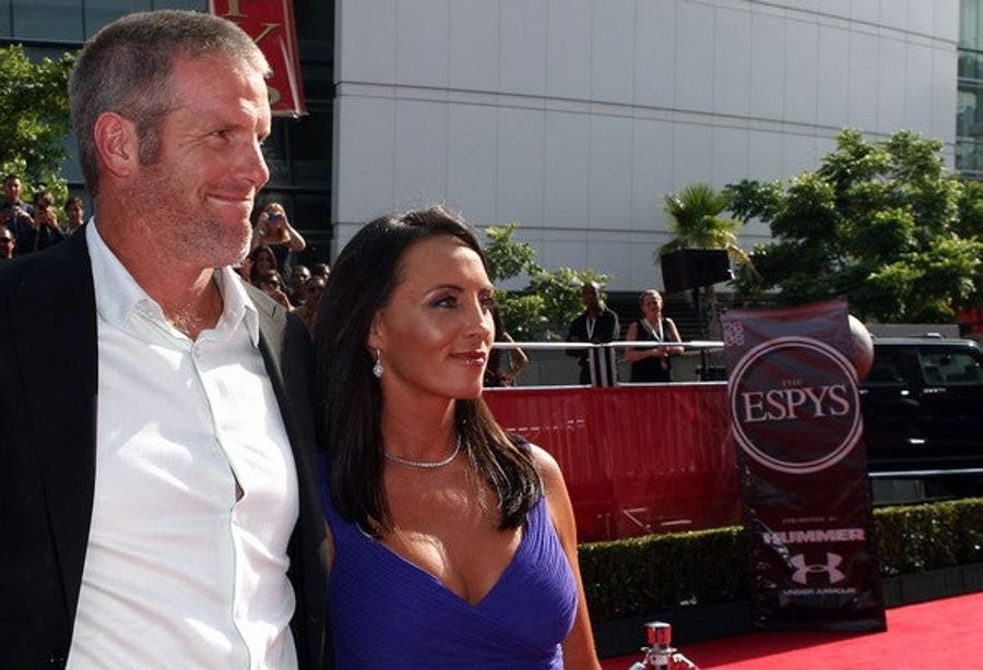 Another Stupid Piece Of News About Stupid Brett Favre That&#39;s Just So Stupid