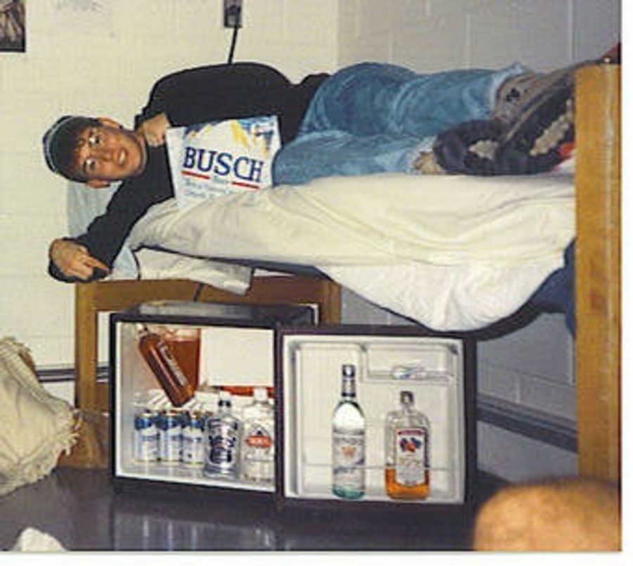 Live Chat: With This Guy Who&#39;s Still Proud He Had Two Bottles of Mad Dog on Call in 1995