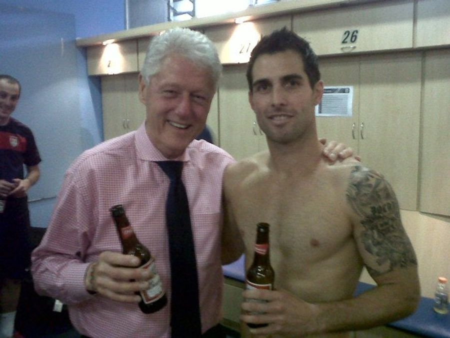 Clinton. Bocanegra. Budweiser.