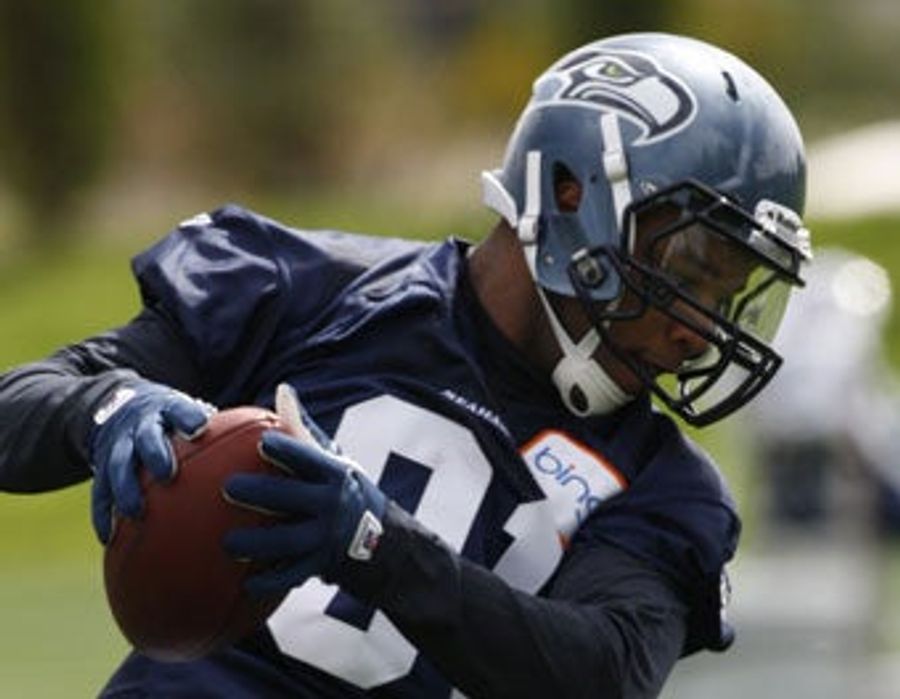 Golden Tate&#39;s Dramatic 911 Donut Call: &quot;They&#39;re Drunk And Being Retarded&quot;