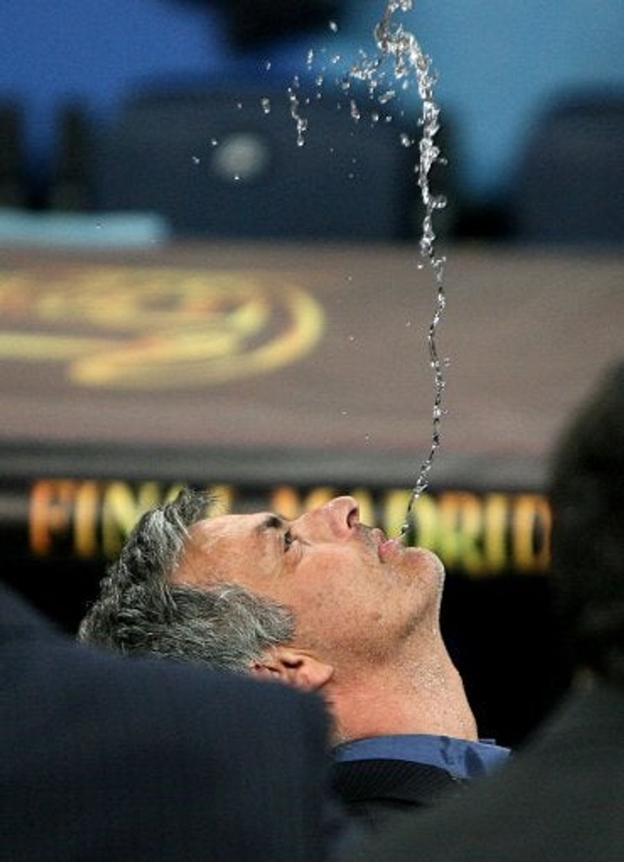 Mourinho Celebrates With Incredible Display Of Spitting