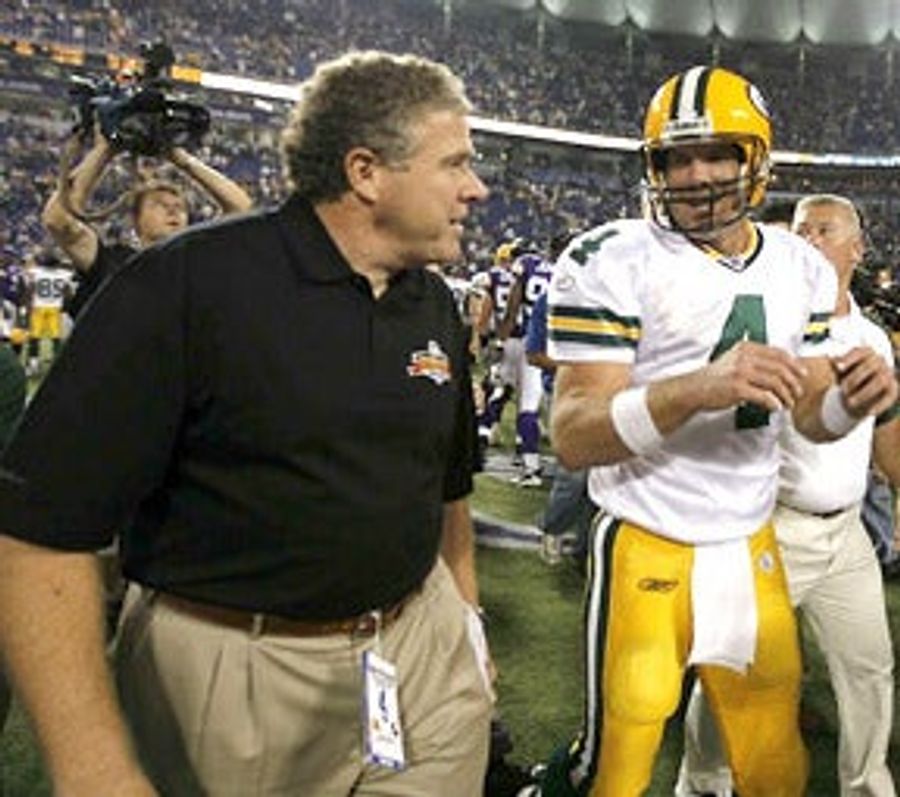 Peter King, Having Forsworn All Brett Favre Predictions, Makes Another Brett Favre Prediction
