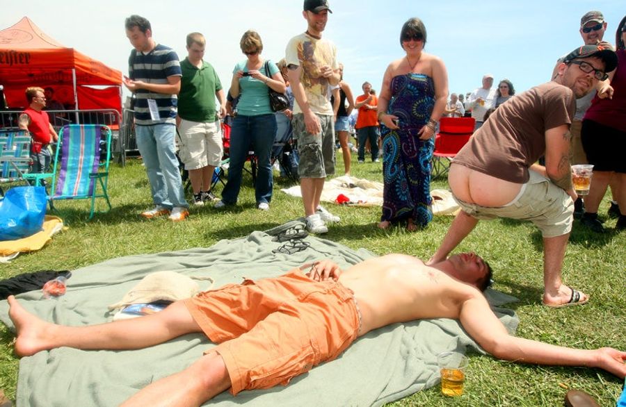 Preakness Infield Exposé: I See The Blush Upon Thy Ass Cheeks, Maryland!
