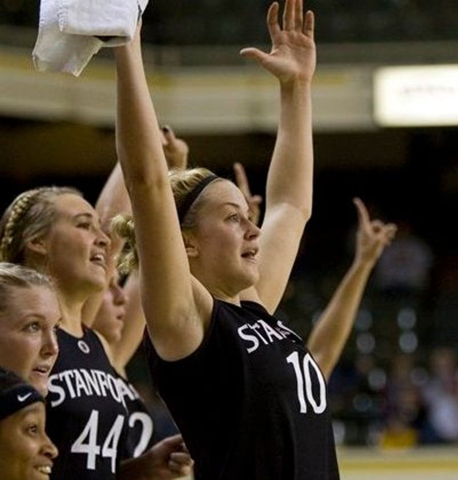 Stanford Guard Dismissed From Team After Golf Cart DUI
