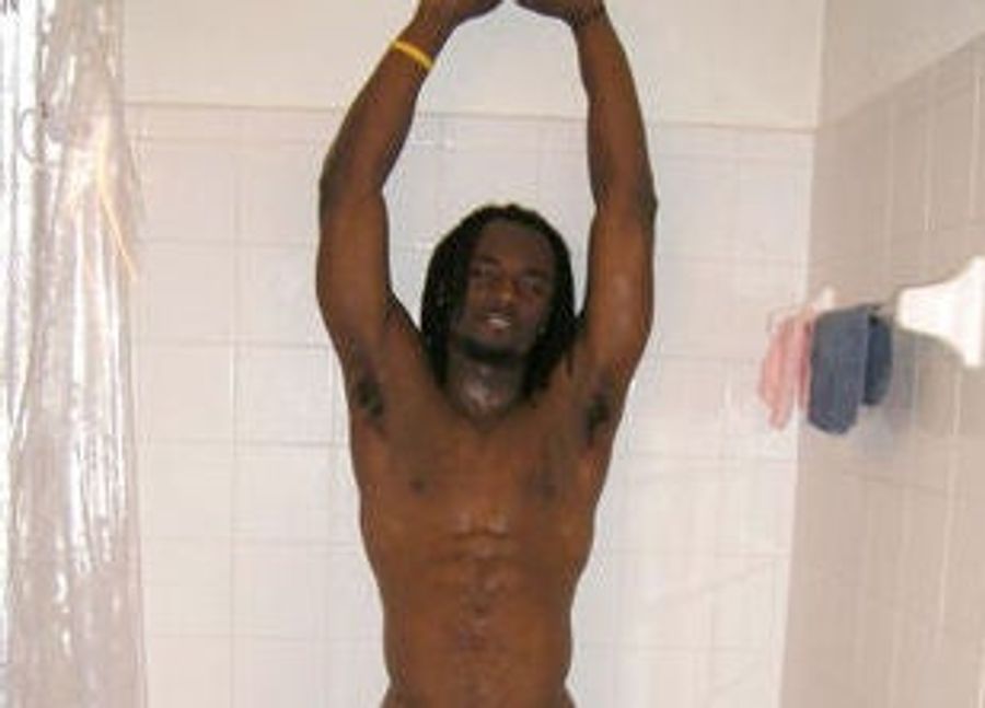 Santonio Holmes Shows Steeler Solidarity, Gets Sued By Woman He Met In Nightclub