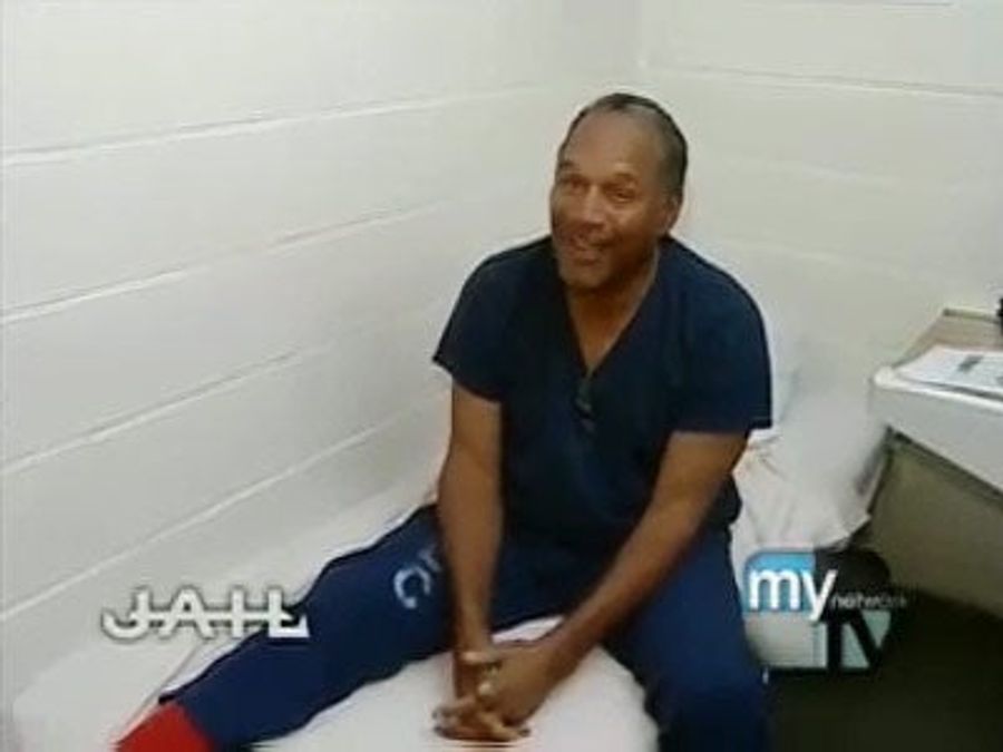 In Which OJ Simpsons Befriends A Gay Prison Gang