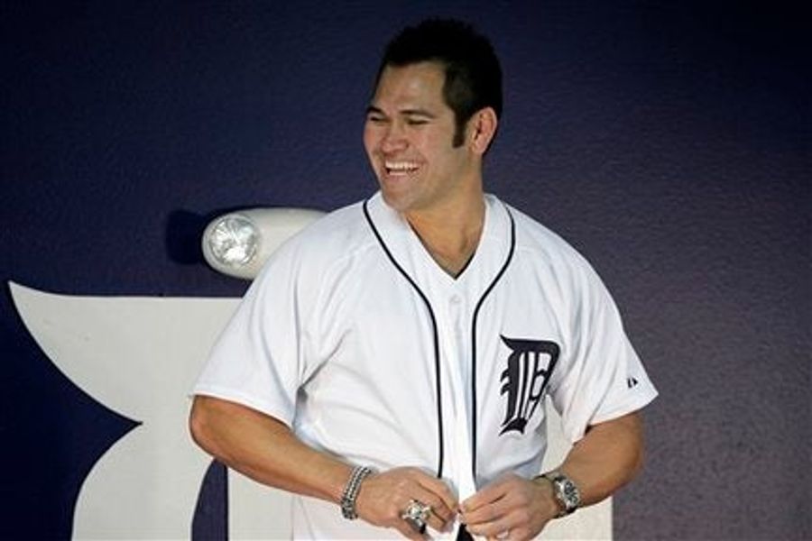 Johnny Damon Puts A Ring On It