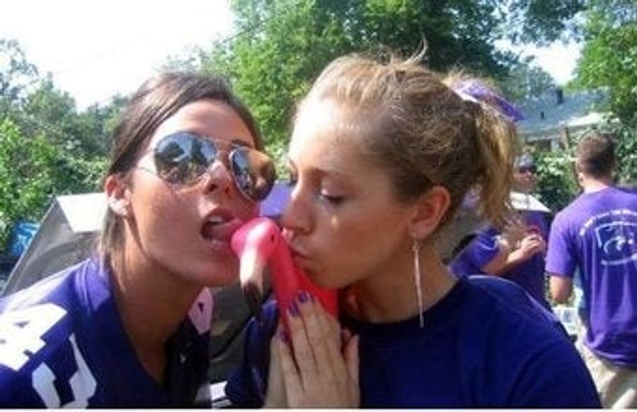 Angry Hue Seeks To Smother Feral Cats: North Texas-Kansas State Open Thread