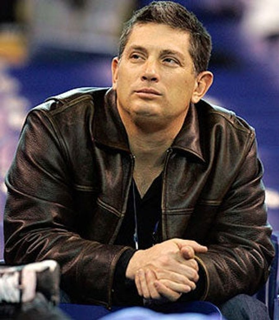 Jim Schwartz Pursues Free Agents Like A Deranged Ex-Boyfriend