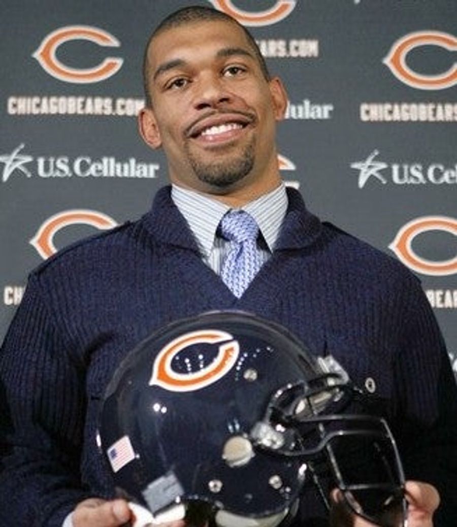 Julius Peppers Would Like To Buy The World A Coke (And Some Overpriced Champagne)