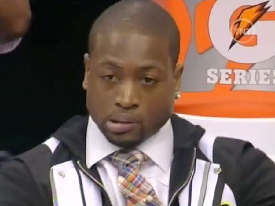 And The Crowd Goes <em>Meh</em>: A Gallery Of Bored People At The Slam Dunk Contest