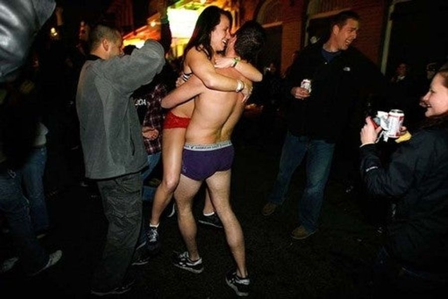 I Was There: &quot;... And This Couple Starts Having Sex In The Window Of The Bar&quot;
