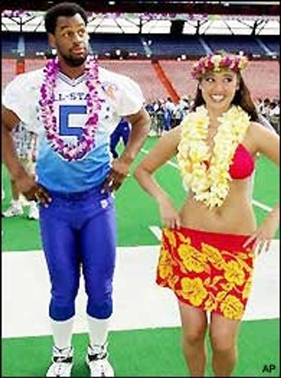 Donovan McNabb Is So Totally Going To Dunk London Fletcher. Cannonball!